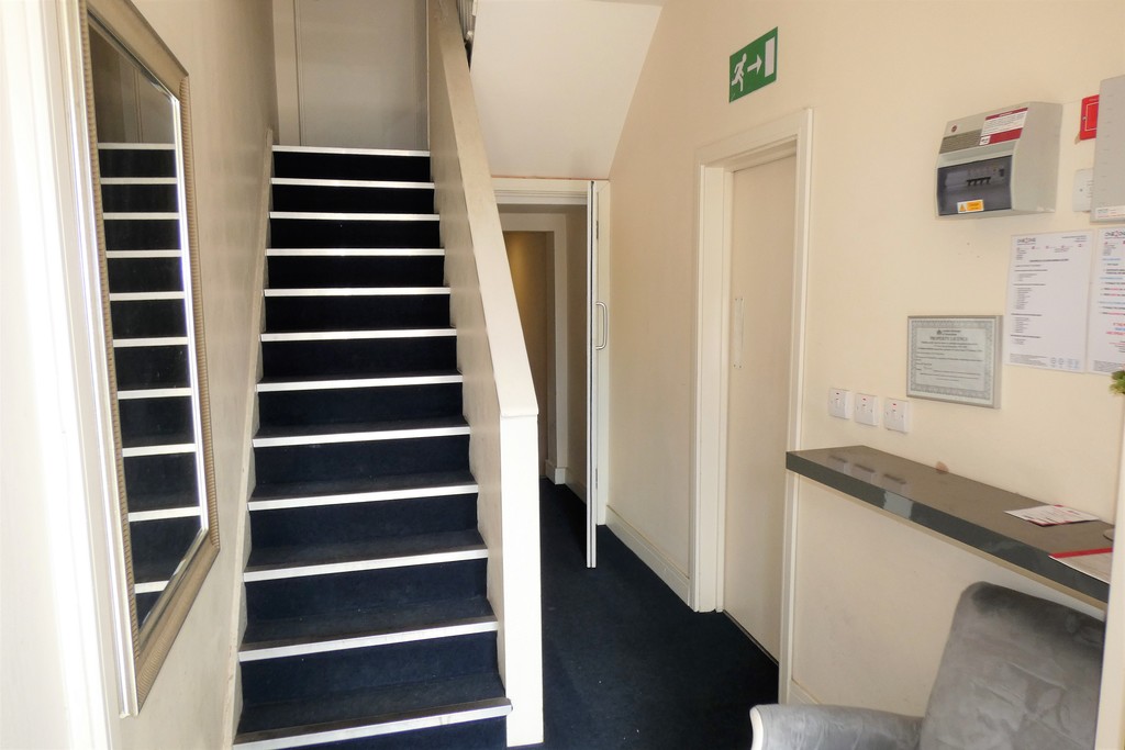 1 bed house share to rent in Grove Road R, Middlesex 6