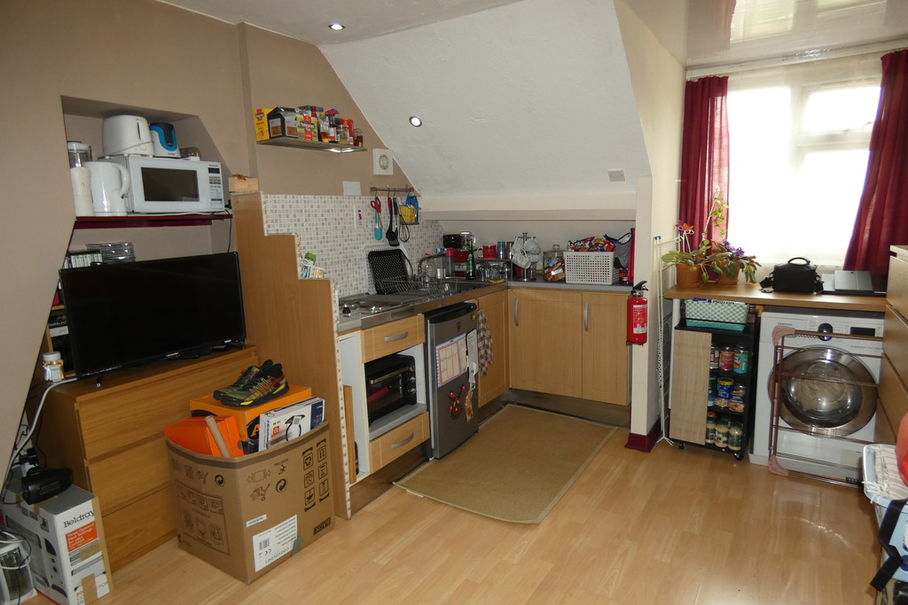 1 bed flat to rent in St Stephens Road, Middlesex 5