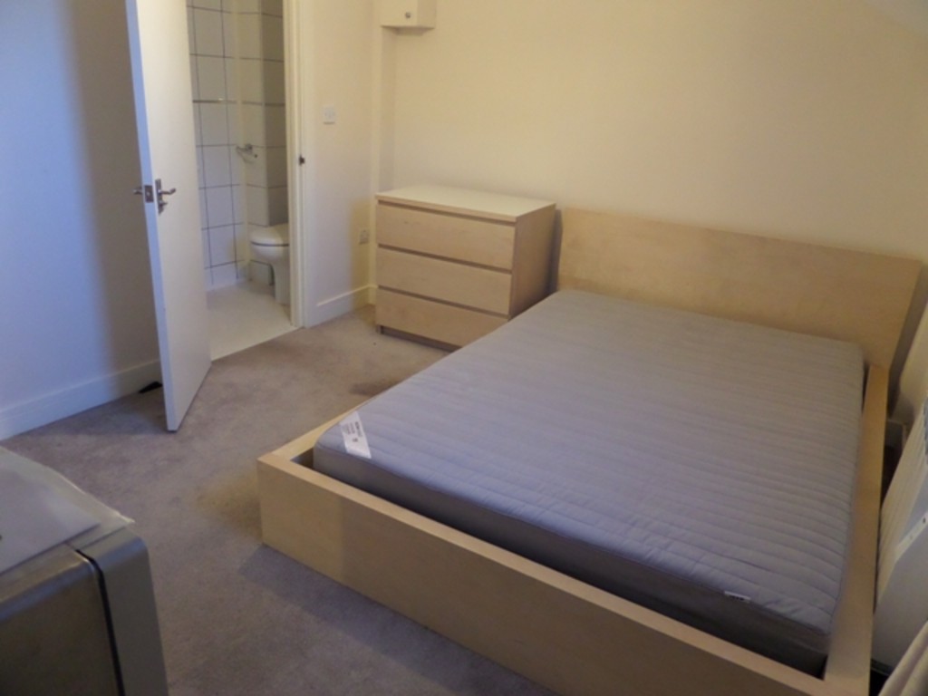 **INCLUDING COUNCIL TAX & WATER BILLS**A Lovely, modern clean double room with private En-Suite**Empire Estates are pleased to present this newly decorated double room - fully furnished and superbly located at Grove Road, Hounslow Central. This room benefits from having a BRIGHT & BEAUTIFUL DECOR, newly fitted carpets, fully furnished high standard furniture - large wardrobe, chest of drawers, double bed with mattress, fridge/freezer & a microwave. Other benefits a clean & tidy modern bathroom, TV aerial socket, telephone line, a fully fitted modern kitchen & allocated parking at the front and rear. This property is in an EXCELLENT DESIRABLE LOCATION as it is only minutes away from Hounslow Central Underground Tube Station for access to London, Hounslow central high street, local shops, amenities, restaurants, bus stops & Hounslow Railway Station for access to surrounding areas! SINGLE PERSON ONLY!!!