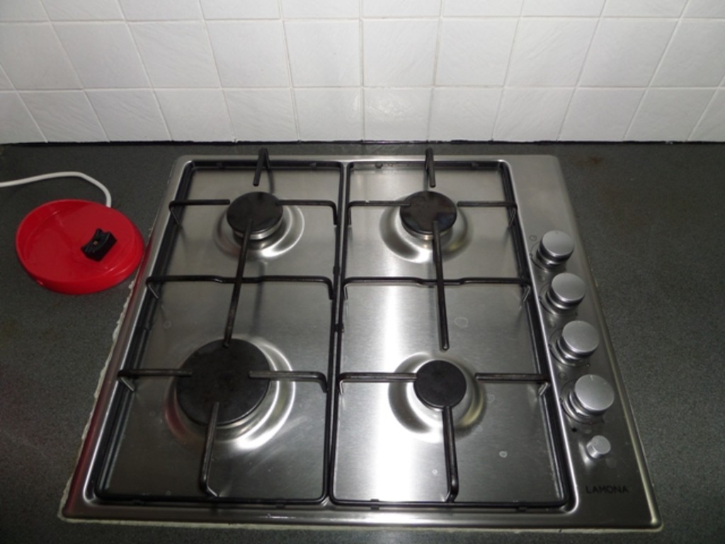 2 bed terraced house to rent in Martindale Road, Middlesex  - Property Image 6