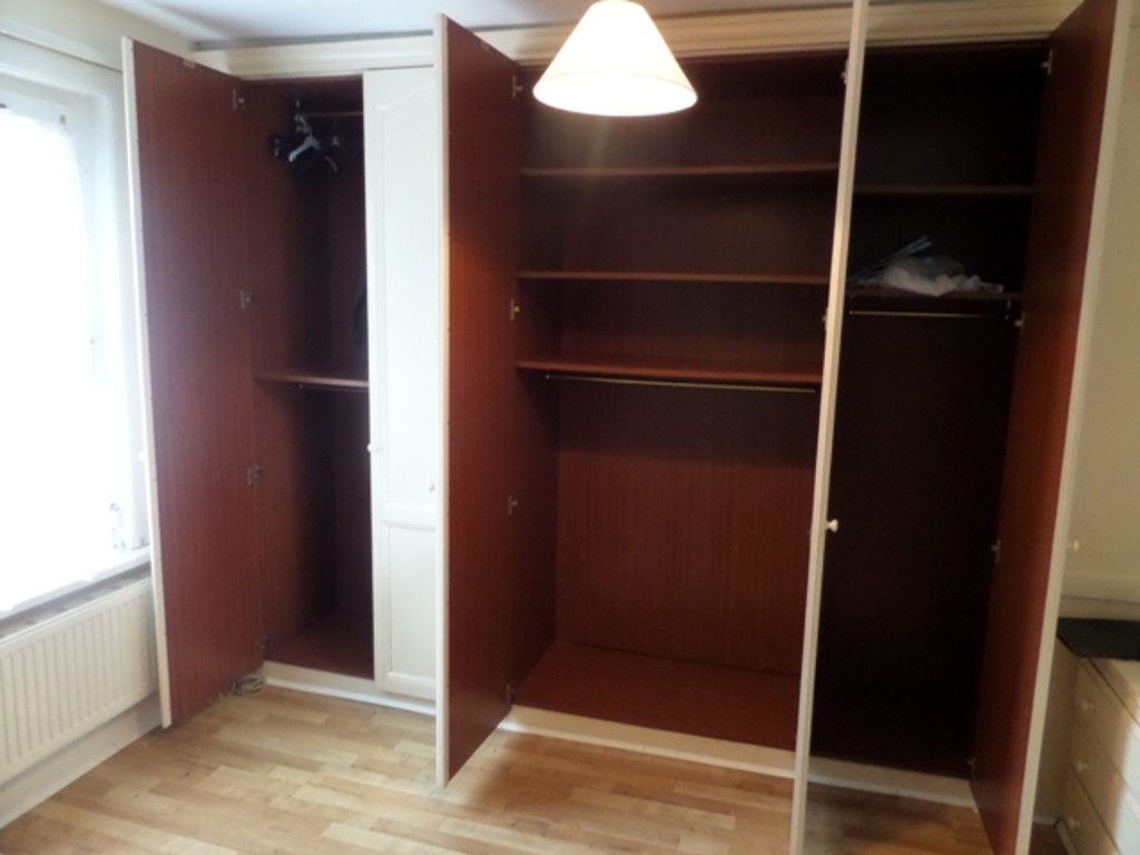 2 bed terraced house to rent in Martindale Road, Middlesex 8