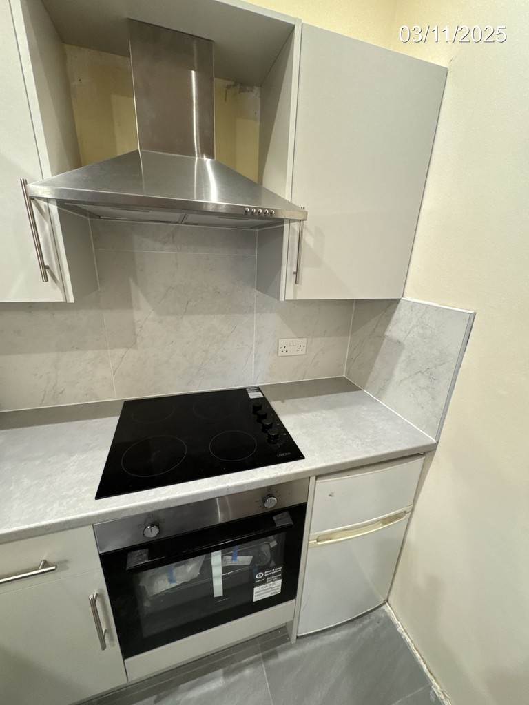 Apartment to rent in Thornbury Road, Isleworth  - Property Image 4