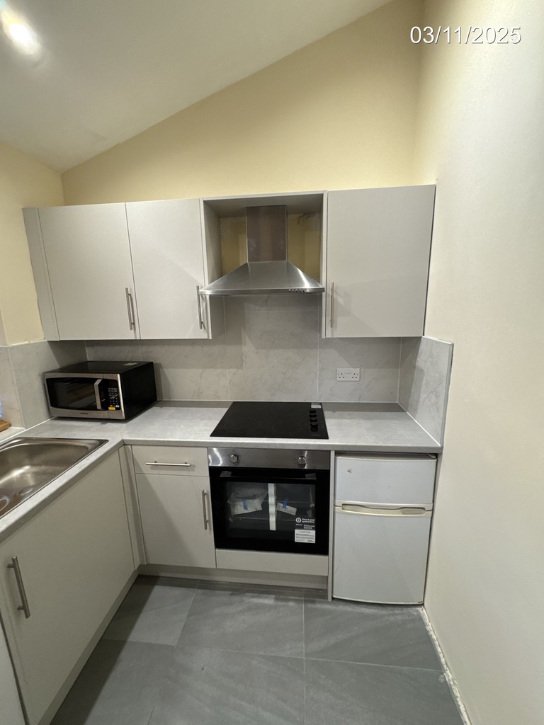 Apartment to rent in Thornbury Road, Isleworth  - Property Image 5