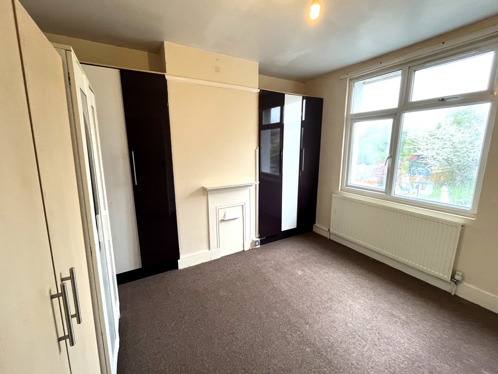 4 bed semi-detached house to rent in Shaftesbury Avenue, Middlesex 10