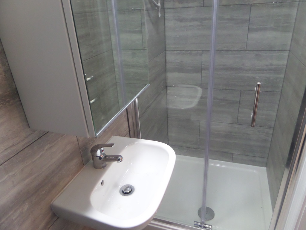1 bed studio flat to rent in Staines Road, Feltham  - Property Image 3