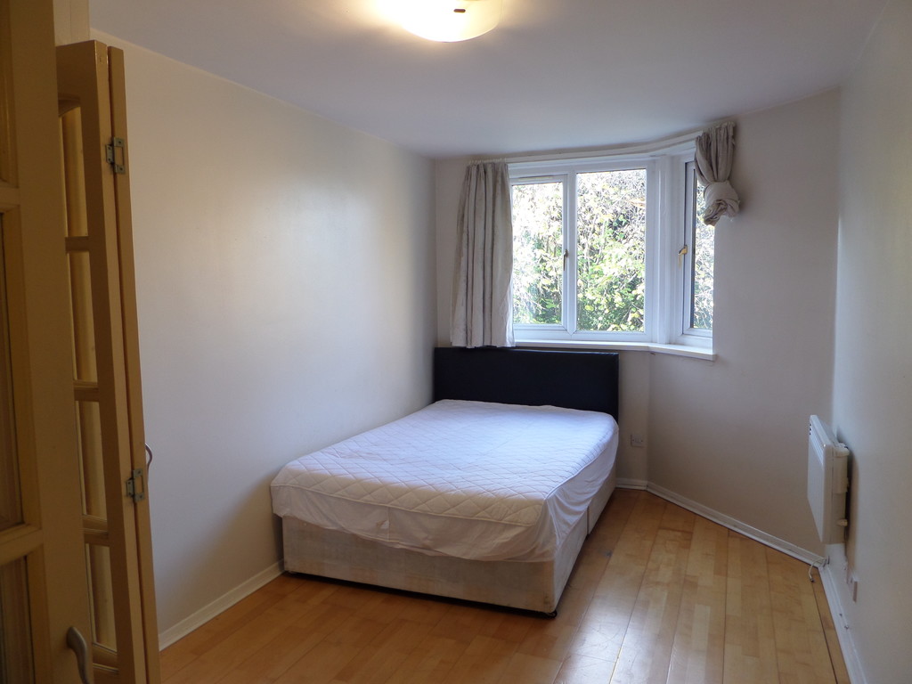 2 bed flat to rent in Angelfield, Hounslow  - Property Image 5