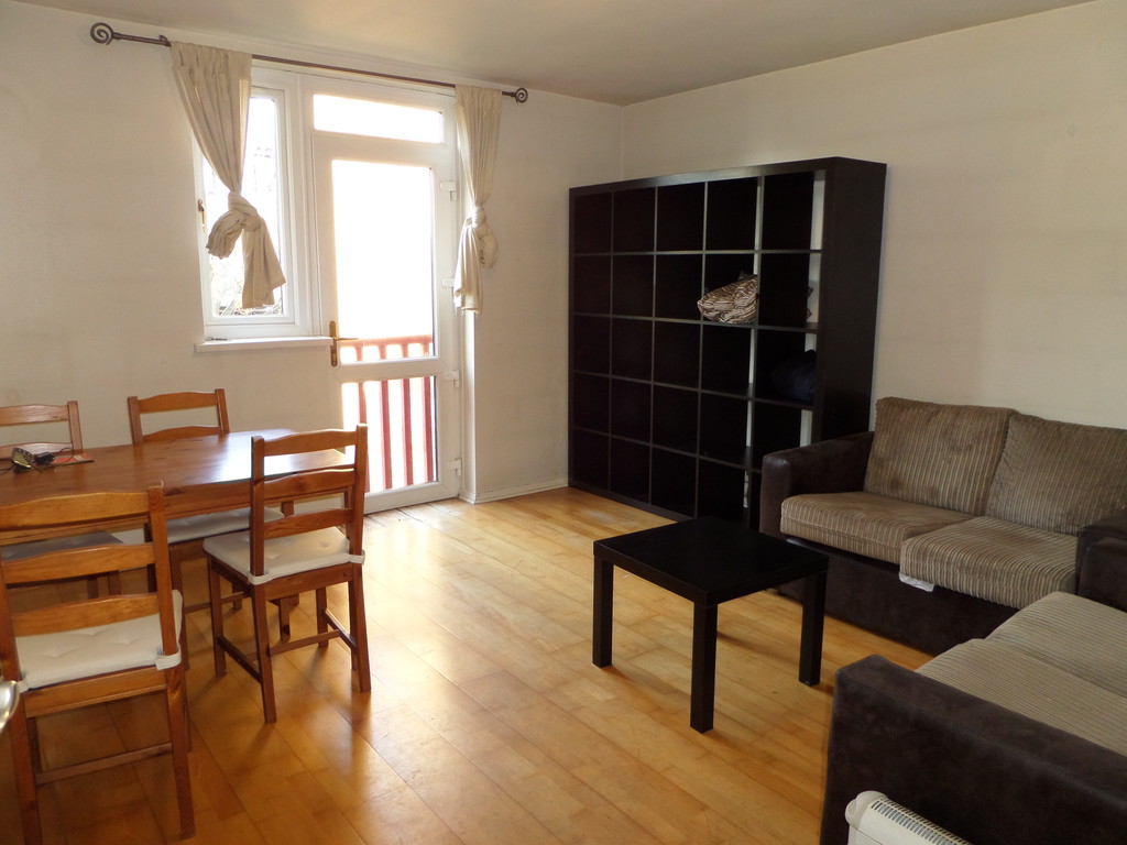 2 bed flat to rent in Angelfield, Hounslow  - Property Image 4