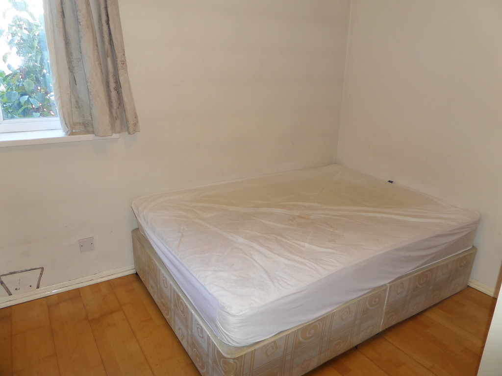 2 bed flat to rent in Angelfield, Hounslow  - Property Image 8