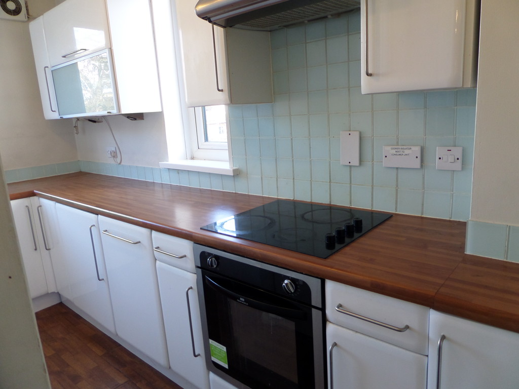 2 bed flat to rent in Angelfield, Hounslow  - Property Image 3