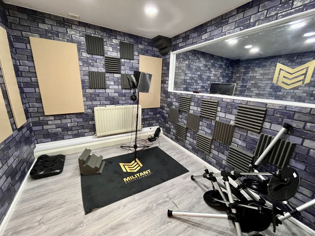 To rent in Staines Road, Hounslow - Property Image 6