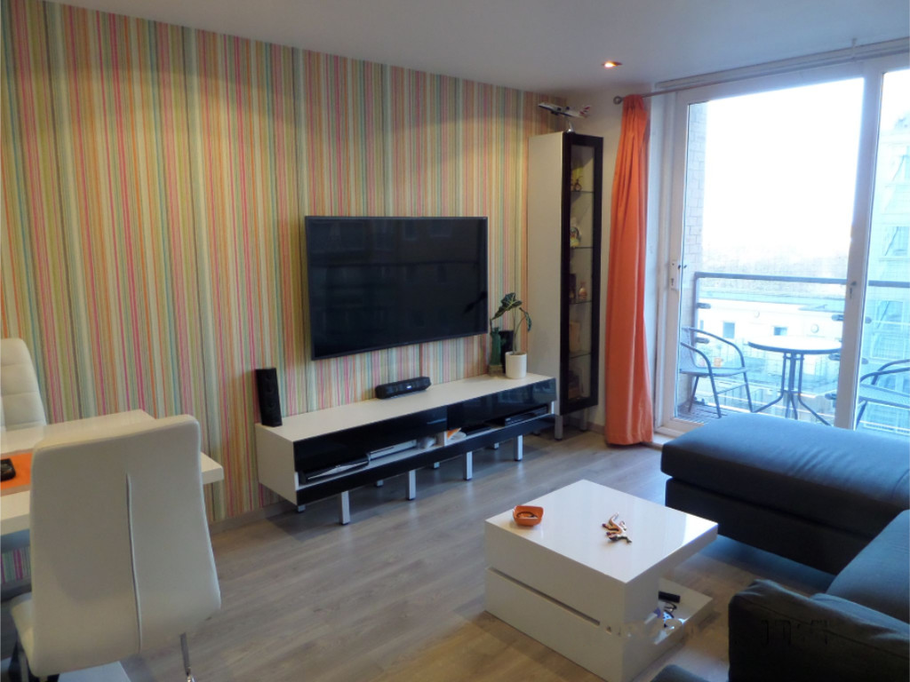 Empire Estates are pleased to present a luxurious 1 bed flat in new condition in Feltham, town centre and close to all the amenities.  This is a wonderful opportunity to live in immaculate accommodation comprising a large lounge/dining room, a wonderful double bedroom with fitted wardrobes and a fully fitted kitchen with integrated appliances. Additional storage cupboards and a beautiful bathroom to complete this not to be missed apartment, that will suit a professional person or couple. Located behind the High Street, this flat is on the doorstep of all the shops, restaurants, banks and other amenities that Feltham has to offer. It is within walking distance to the mainline train station and extensive bus routes are on the doorstep.