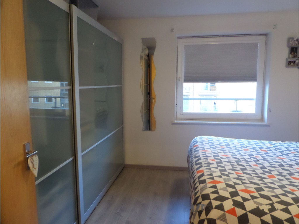 1 bed apartment to rent in Highfield Road, Feltham 5