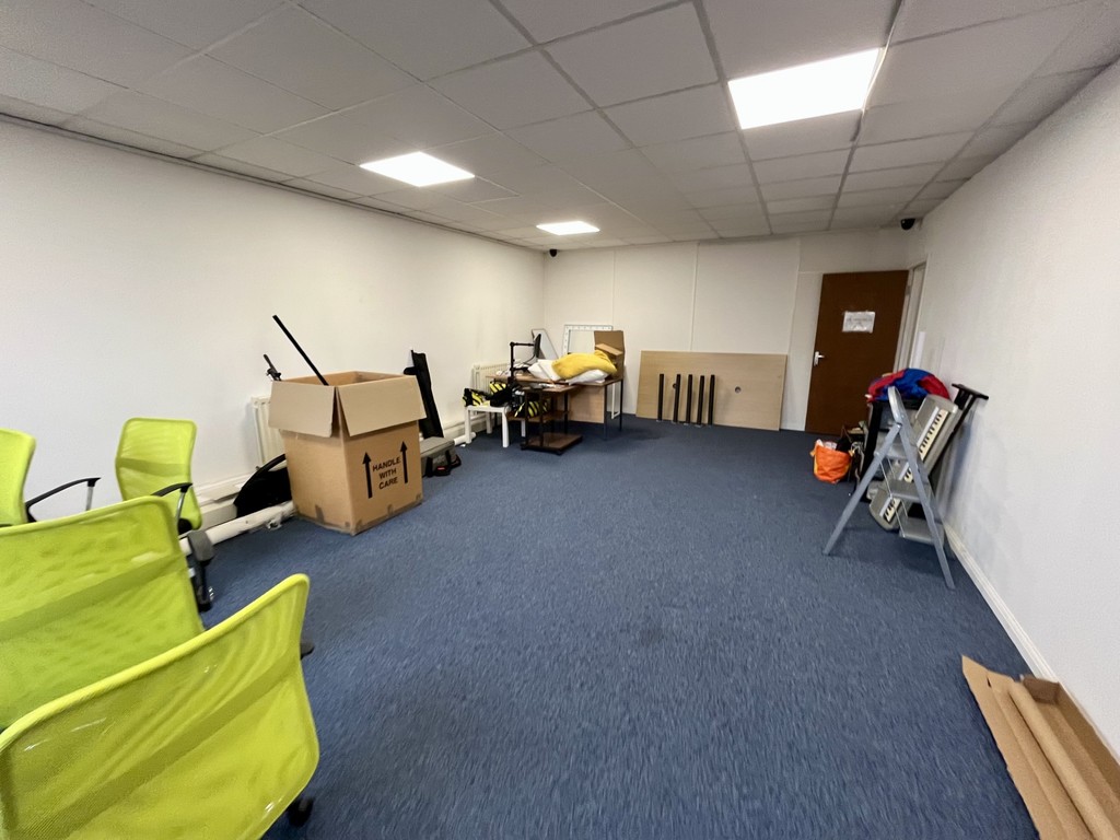 To rent in Staines Road, Hounslow 2