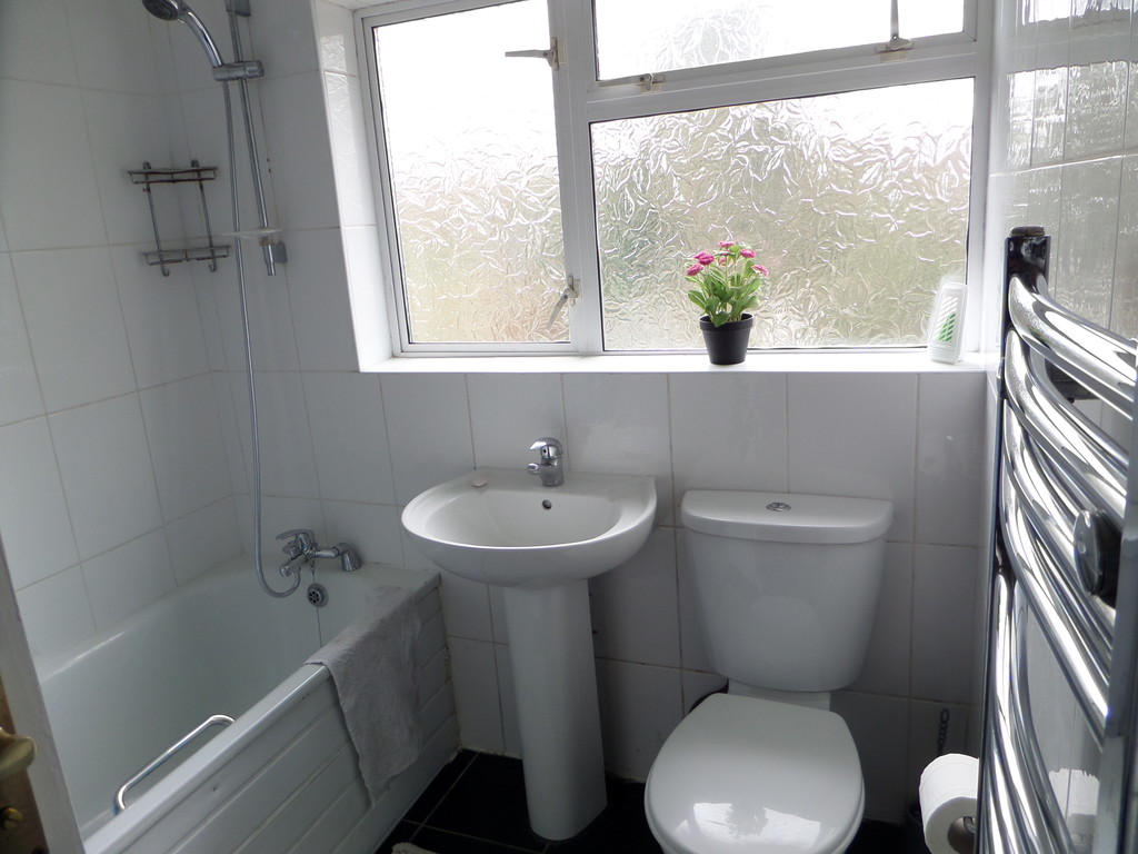 2 bed maisonette to rent in Berwick Avenue, Hayes 7