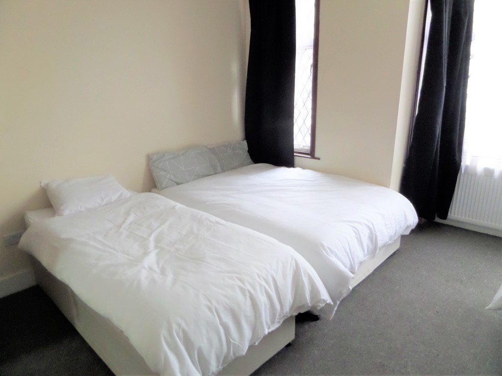SUPERB FULLY FURNISHED ROOMS WITH EN-SUITE SHOWER ROOMS TO LET ON THE EVER SO POPULAR LADY MARGARET ROAD.  Just few minutes walk from Southall Broadway are these WELL PRESENTED, SPACIOUS AND MODERN DOUBLE BEDROOMS WITH EN-SUITES. Rent INCLUDES COUNCIL TAX AND ALL UTILITY BILLS. Available now - Early viewings are highly recommended. All rooms have their own Shower Room / WC. Short walk from the local shops, schools and amenities with very good transport links.
