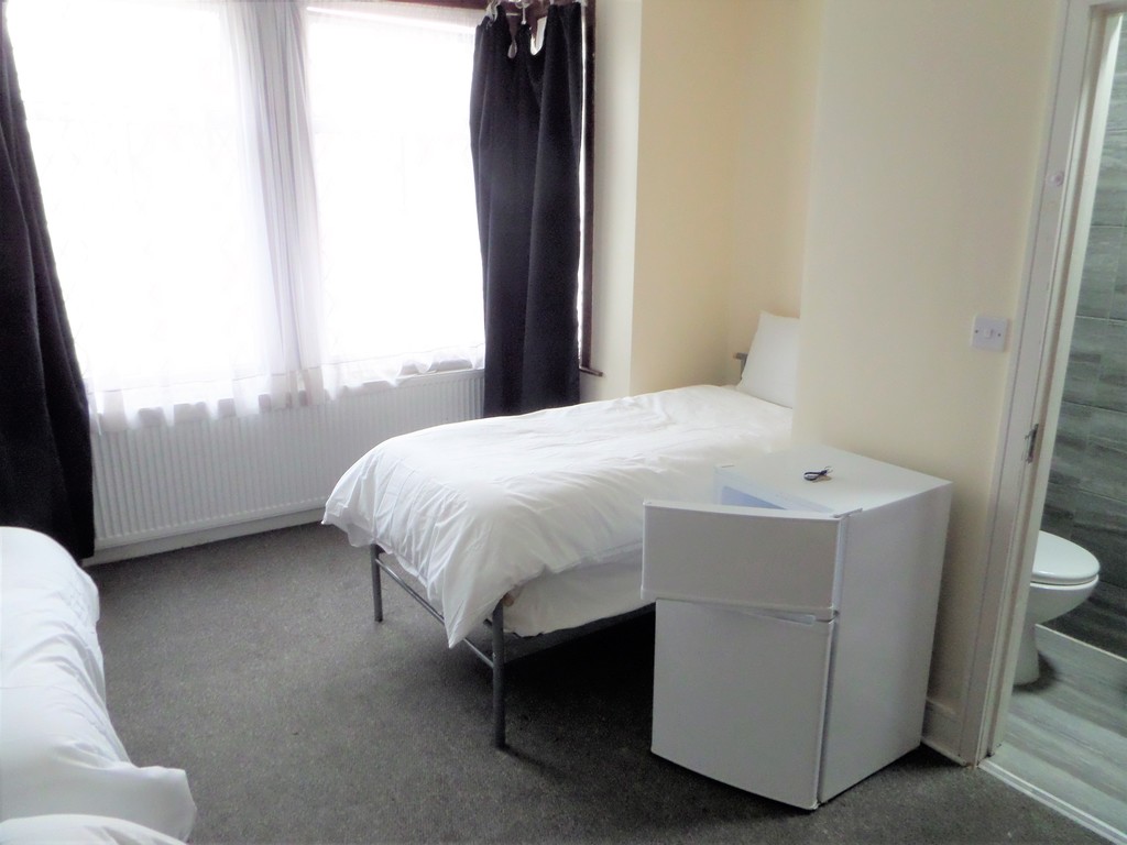 1 bed house share to rent in Lady Margaret Road, Southall  - Property Image 2