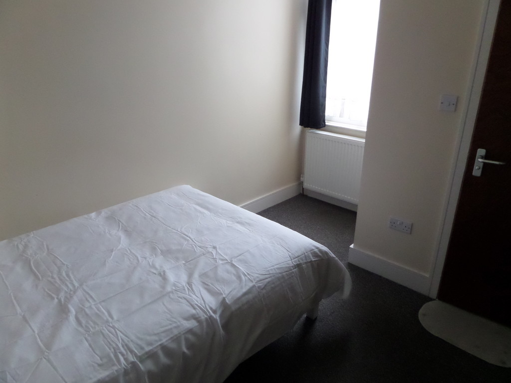 1 bed house share to rent in Lady Margaret Road, Southall  - Property Image 3