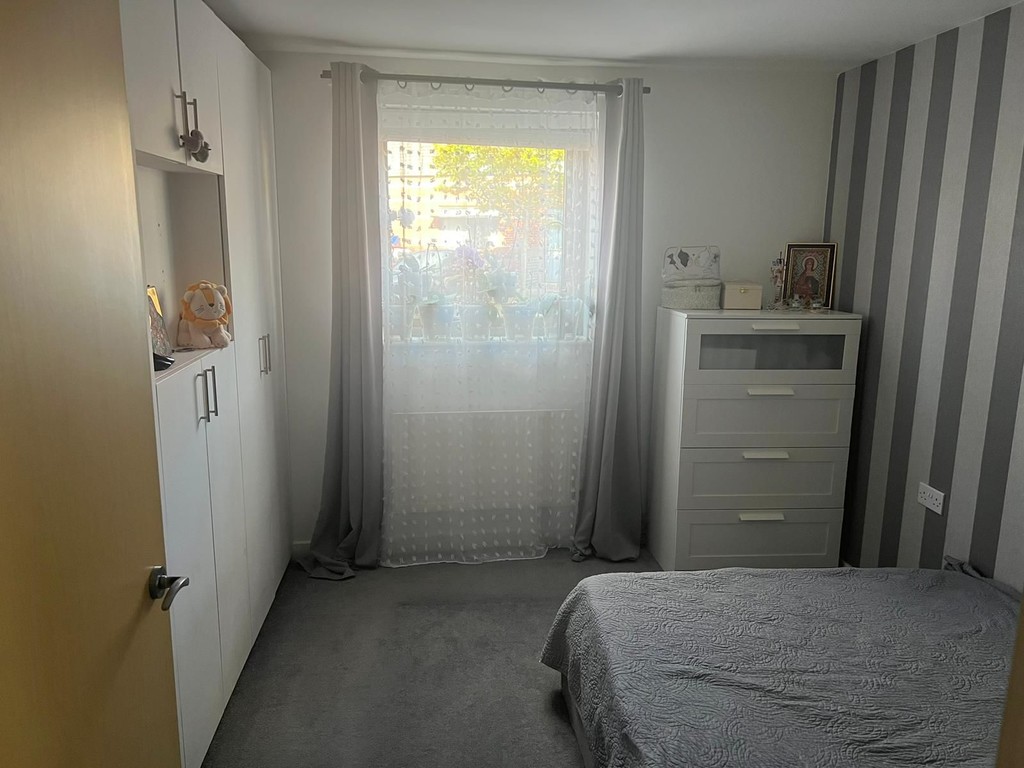 2 bed apartment for sale in Page Road, Feltham  - Property Image 15