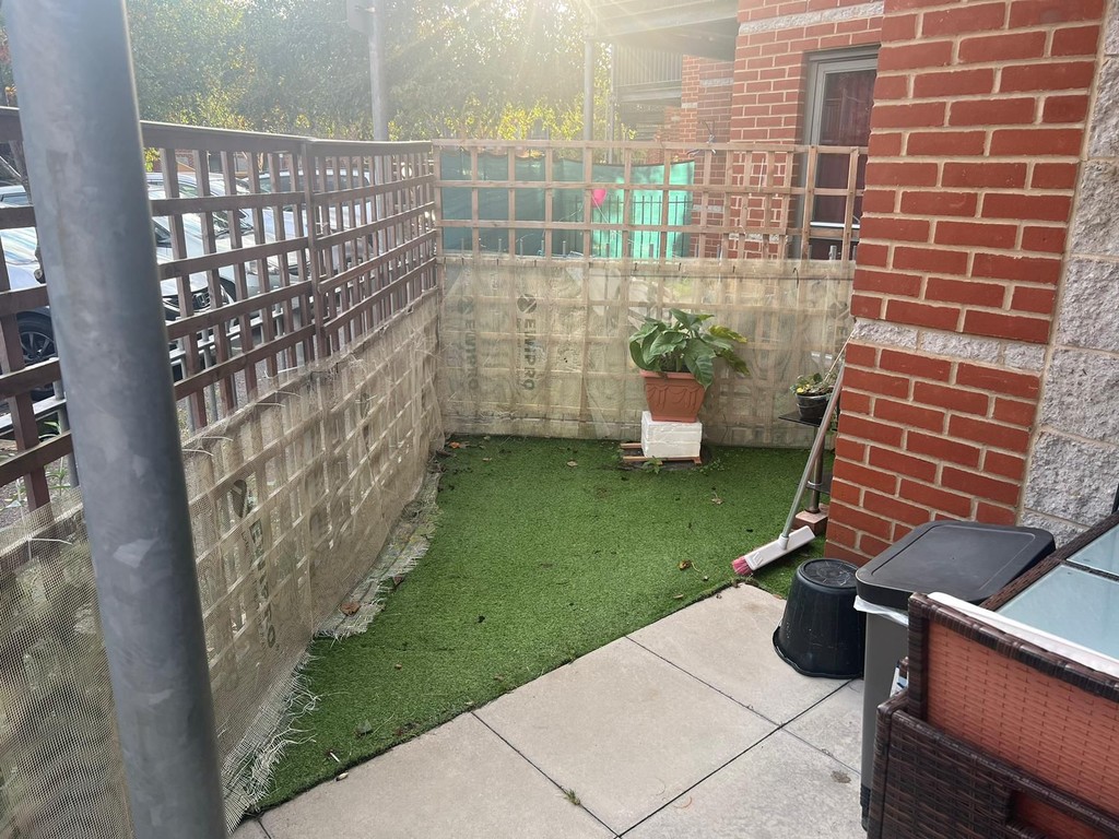 2 bed apartment for sale in Page Road, Feltham  - Property Image 18