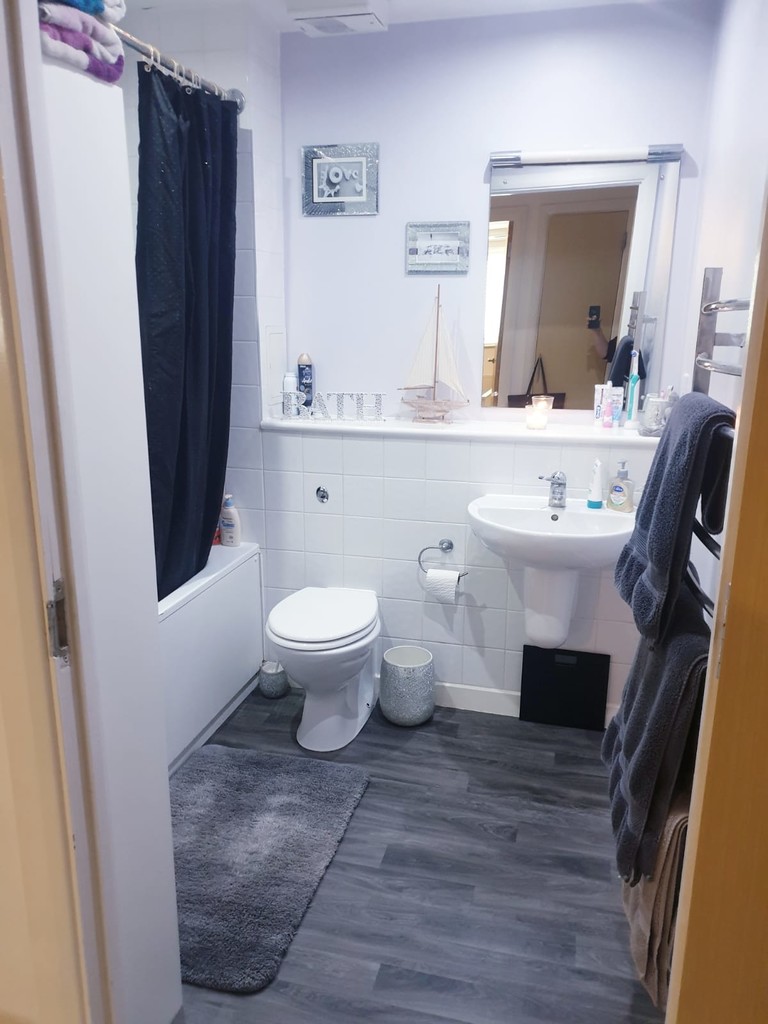 2 bed apartment for sale in Page Road, Feltham  - Property Image 9