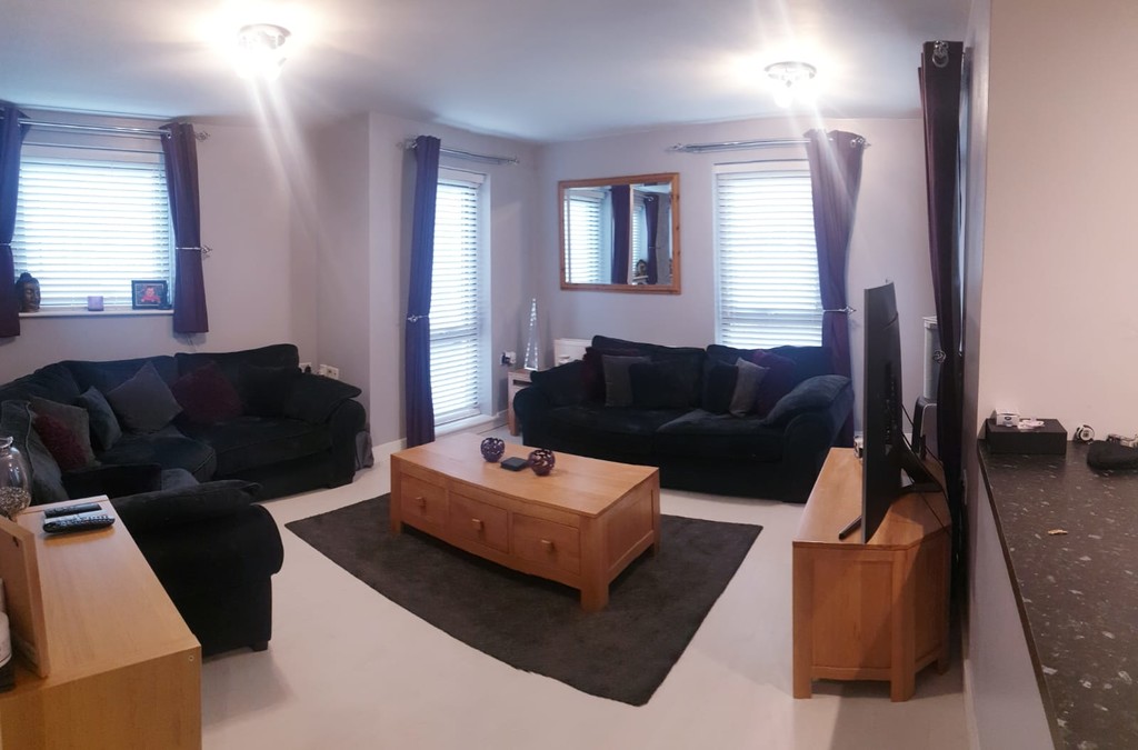 2 bed apartment for sale in Page Road, Feltham  - Property Image 2