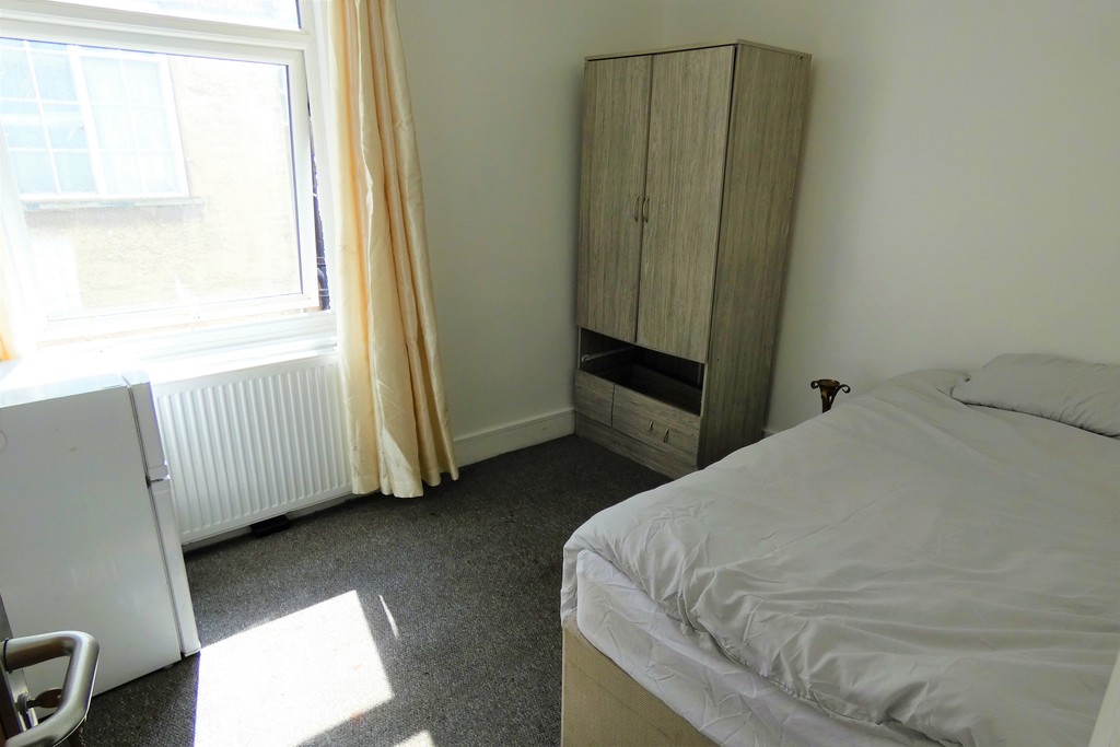 SUPERB FULLY FURNISHED ROOMS TO LET ON THE EVER SO POPULAR LADY MARGARET ROAD SINGLE OCCUPANCY ONLY.  PRICES FOR SINGLE ROOMS £625 INCLUSIVE. Just few minutes walk from Southall Broadway are these WELL PRESENTED, SPACIOUS  SINGLE BEDROOM. Rent INCLUDES COUNCIL TAX AND ALL UTILITY BILLS. Available IMMEDIATELY - Early viewings are highly recommended. Short walk from the local shops, schools and amenities with very good transport links.