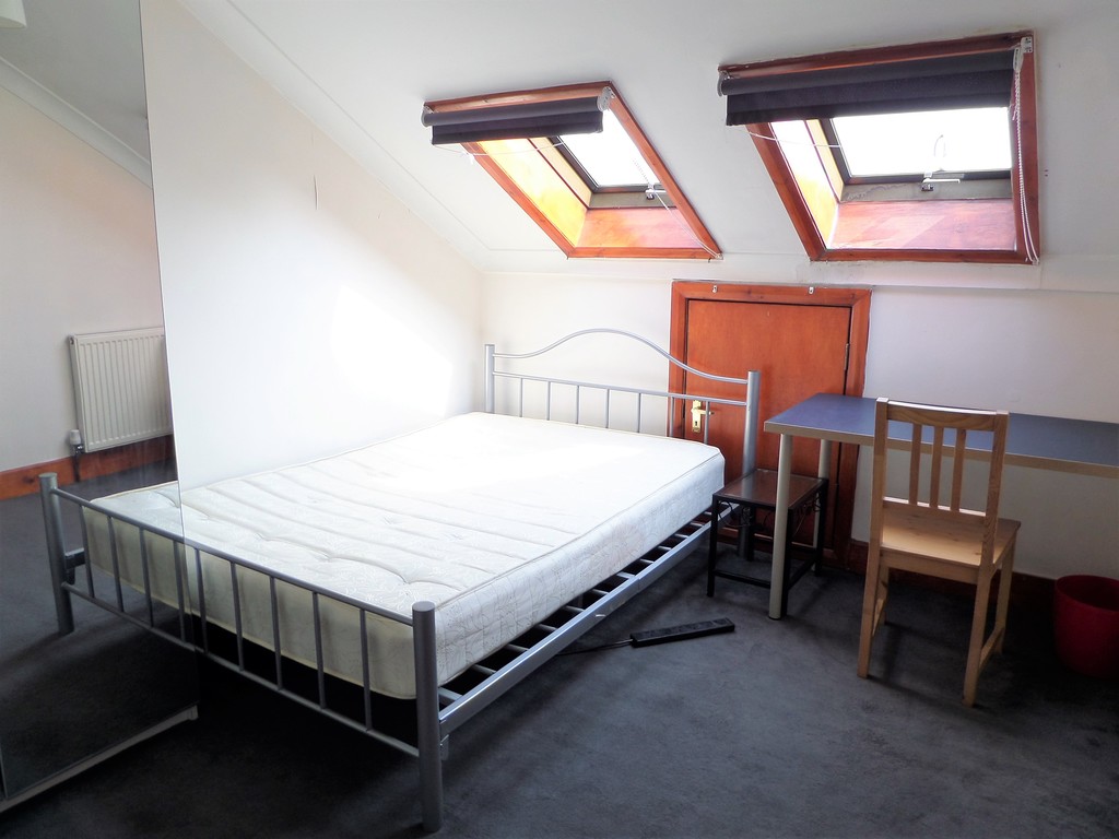 AVAILABLE FROM 04/09/2022 IS THIS SPACIOUS 2 BED FLAT ON SHEPHERDS BUSH ROAD - INCLUDES WATER AND HEATING BILLS. Situated in a great location close to Shepherds Bush, Goldhawk Road, Hammersmith tube stations and great bus links.  Accomodation comprises of Living room, Open Plan FITTED KITCHEN, and Bathroom / WC.  The property is LET ON FULLY FURNISHED BASIS and in close proximity of Westfield Shopping Centre. Rent includes heating and water.