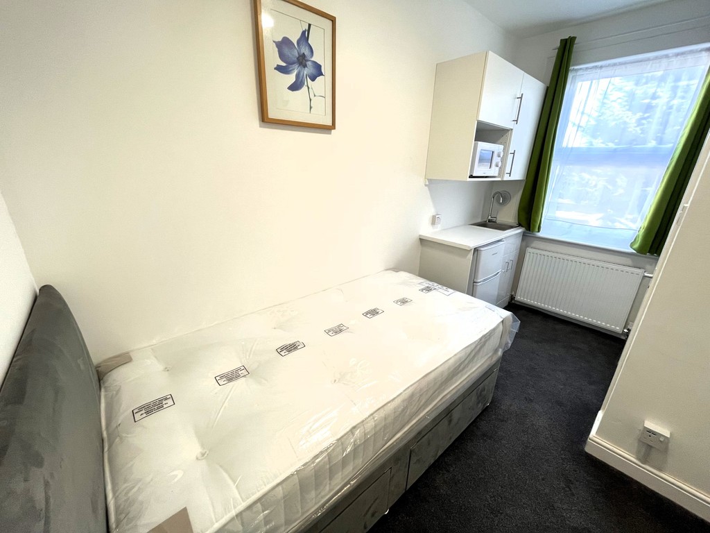 1 bed house share to rent in Clare Road (Room 4), Middlesex - Property Image 1