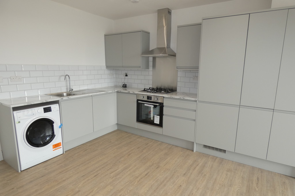 1 bed flat to rent in Allenby Road, Southall 8