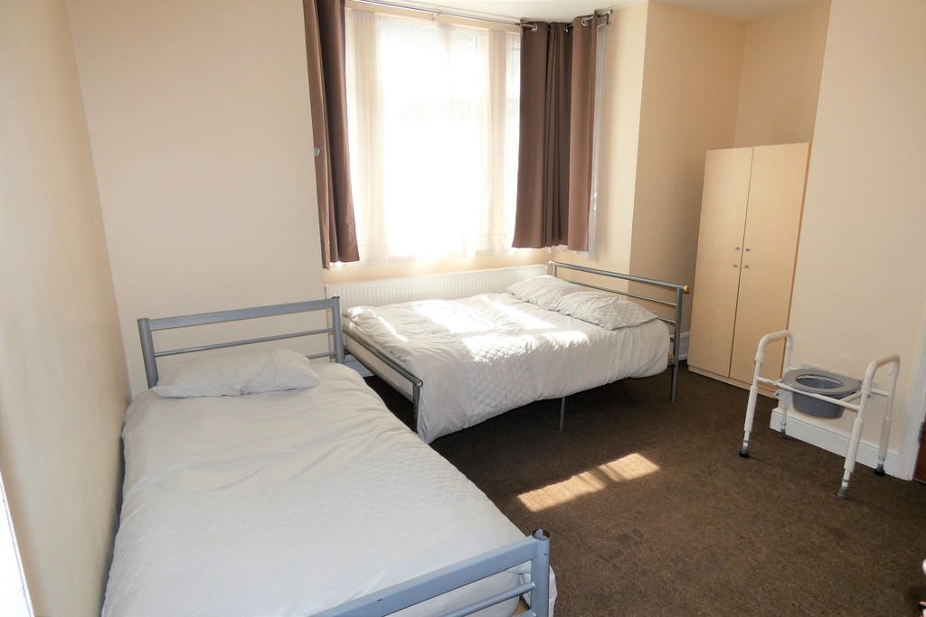 1 bed house share to rent in Villiers Road, Southall  - Property Image 1