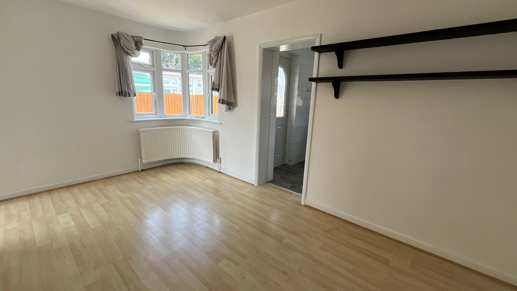 3 bed semi-detached house to rent in Kingston Avenue, Feltham  - Property Image 13