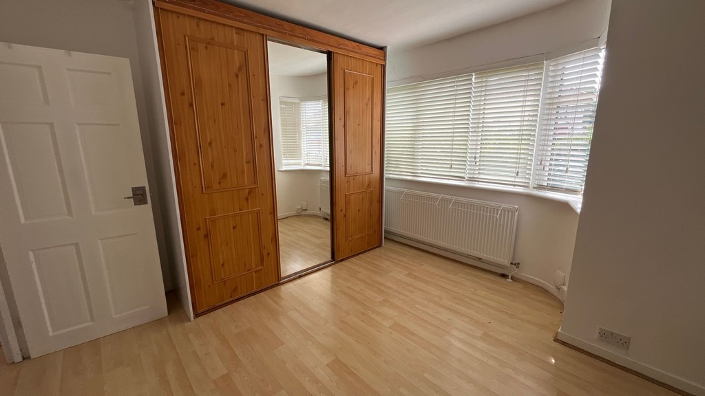 3 bed semi-detached house to rent in Kingston Avenue, Feltham 13