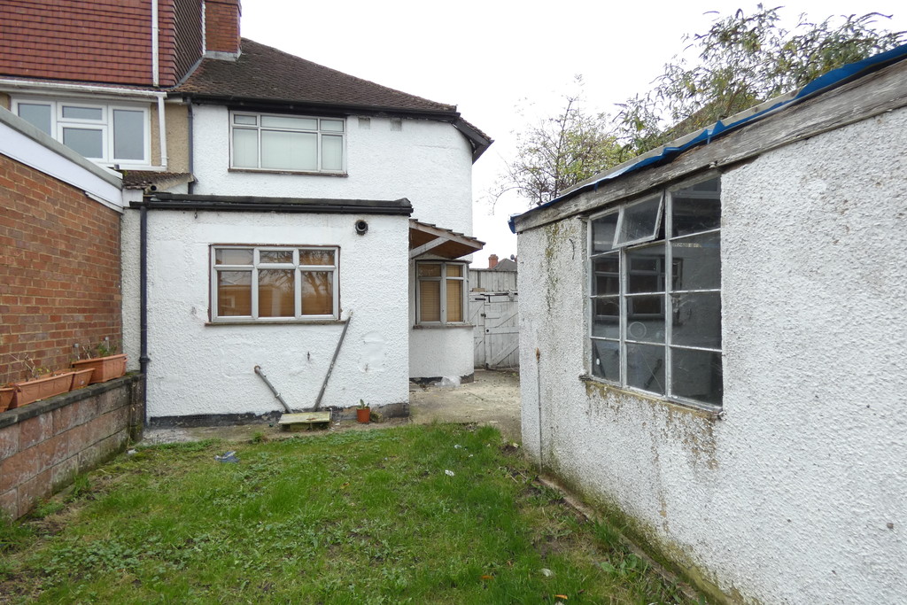 3 bed semi-detached house to rent in Kingston Avenue, Feltham  - Property Image 2