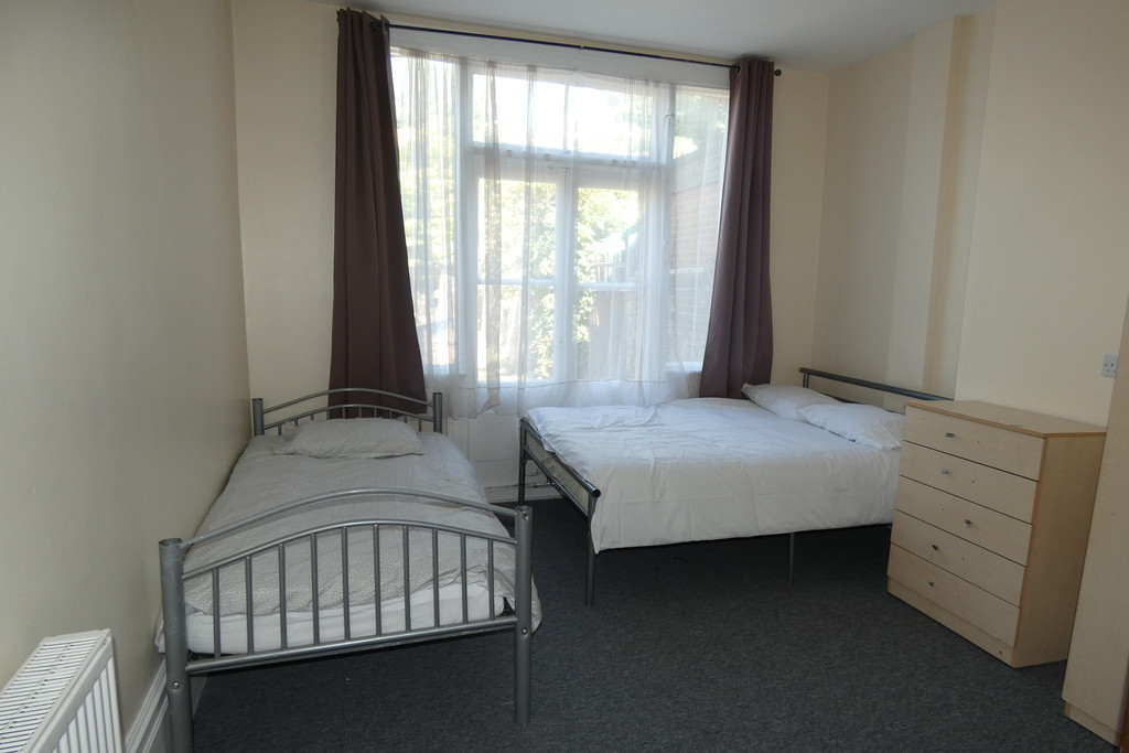 Situated on Villiers Road close to Southall Broadway are these WELL PRESENTED, SPACIOUS AND MODERN fully furnished  TRIPLE BEDROOM WITH EN-SUITES.  Rent INCLUDES COUNCIL TAX AND ALL UTILITY BILLS.  Available now - Early viewings are highly recommended.  All rooms have their own Shower Room / WC.  Short walk from the local shops, schools and amenities with very good transport links.