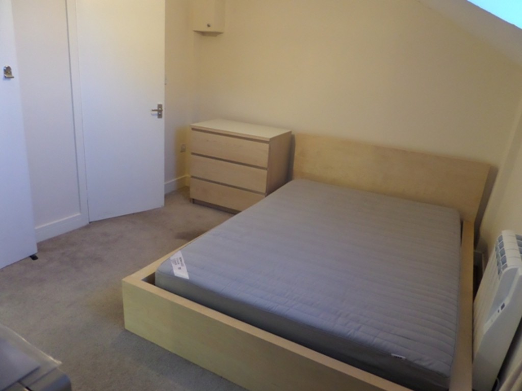 1 bed house share to rent in Grove Road R, Middlesex - Property Image 1