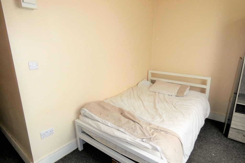 1 bed house share to rent in Lady Margaret Road, Southall  - Property Image 1