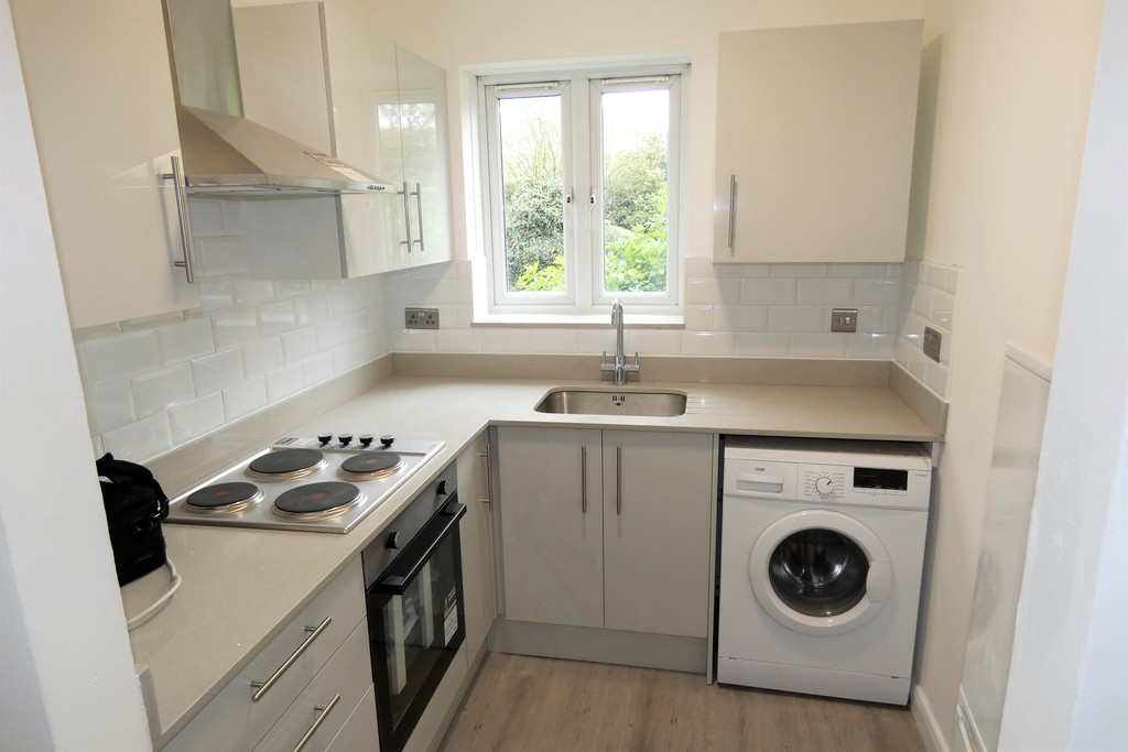 Flat to rent in Brendon Close, Hayes 2