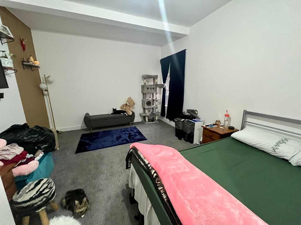 1 bed house share to rent in Grove Road R, Middlesex  - Property Image 1