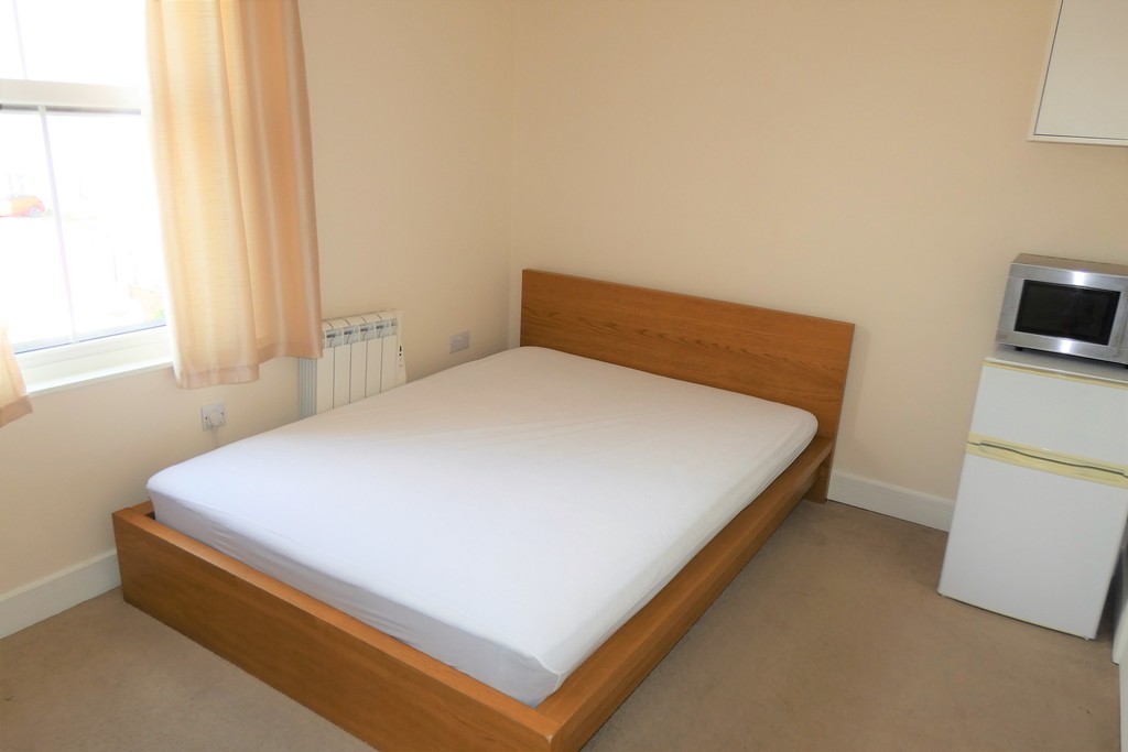 **INCLUDING COUNCIL TAX & WATER BILLS**A Lovely, modern clean double room with private En-Suite** Empire Estates are pleased to present this newly decorated double room - fully furnished and superbly located at Grove Road, Hounslow Central. This room benefits from having a BRIGHT & BEAUTIFUL DECOR, newly fitted carpets, fully furnished high standard furniture - large wardrobe, chest of drawers, double bed with mattress, fridge/freezer & a microwave. Other benefits a clean & tidy modern bathroom, TV aerial socket, telephone line, a fully fitted modern kitchen & allocated parking at the front and rear. This property is in an EXCELLENT DESIRABLE LOCATION as it is only minutes away from Hounslow Central Underground Tube Station for access to London, Hounslow central high street, local shops, amenities, restaurants, bus stops & Hounslow Railway Station for access to surrounding areas!