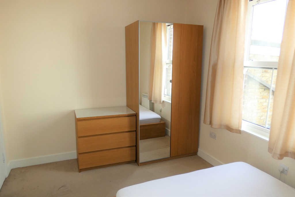 1 bed house share to rent in Grove Road R, Middlesex  - Property Image 4