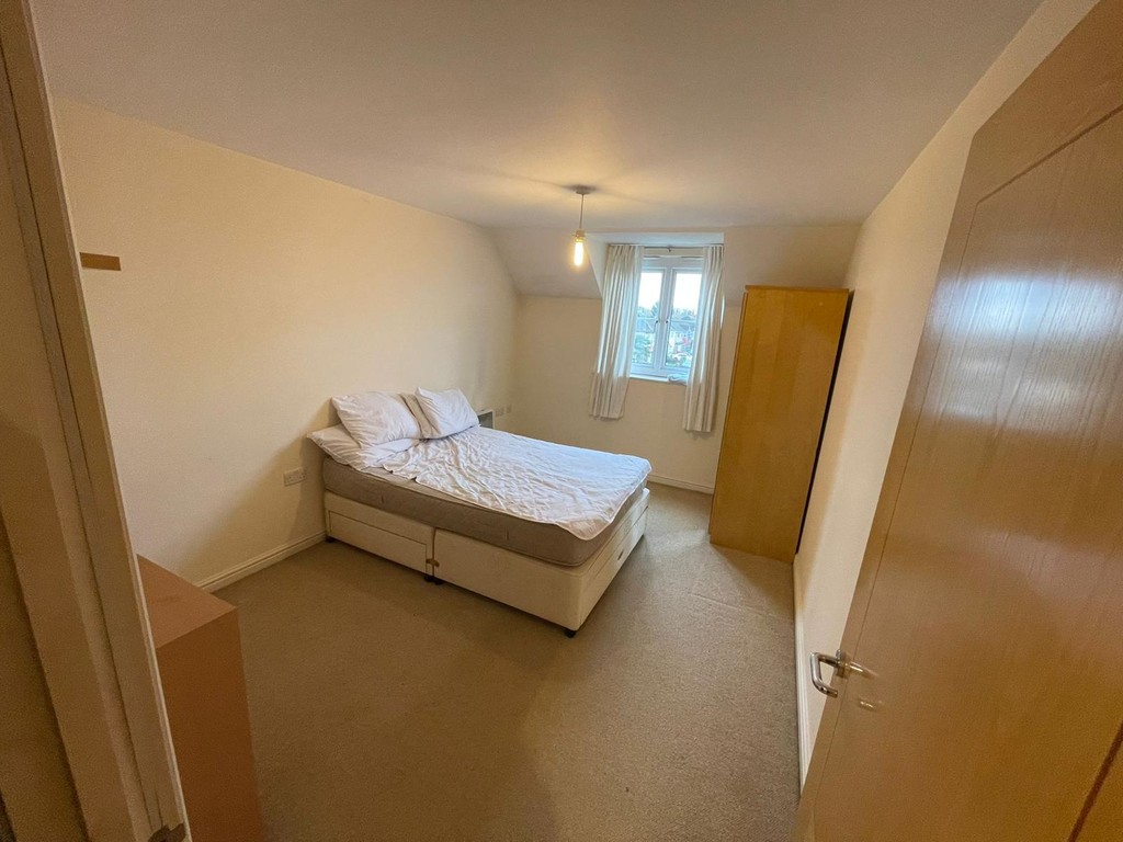 1 bed house share to rent in London Road, Ashford 1