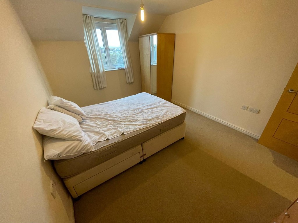 1 bed house share to rent in London Road, Ashford