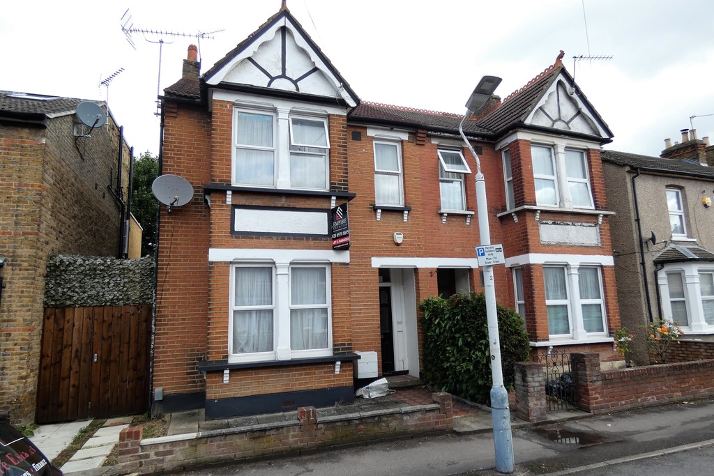 1 bed house share to rent in Bellclose Road, Middlesex  - Property Image 1