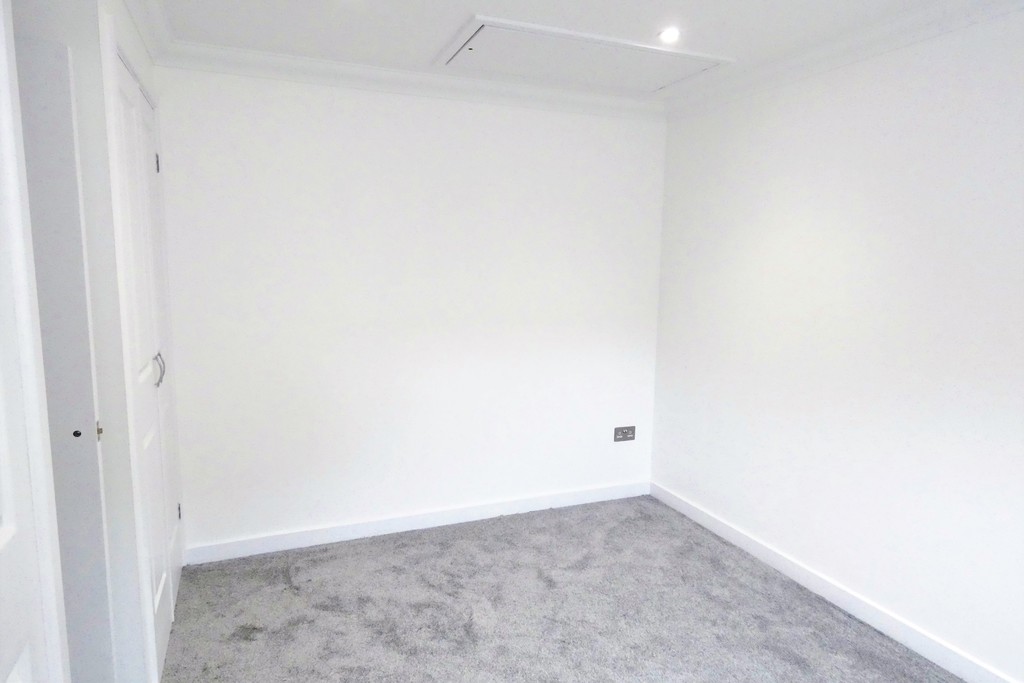 1 bed end of terrace house to rent in Maplin Park, Slough 10