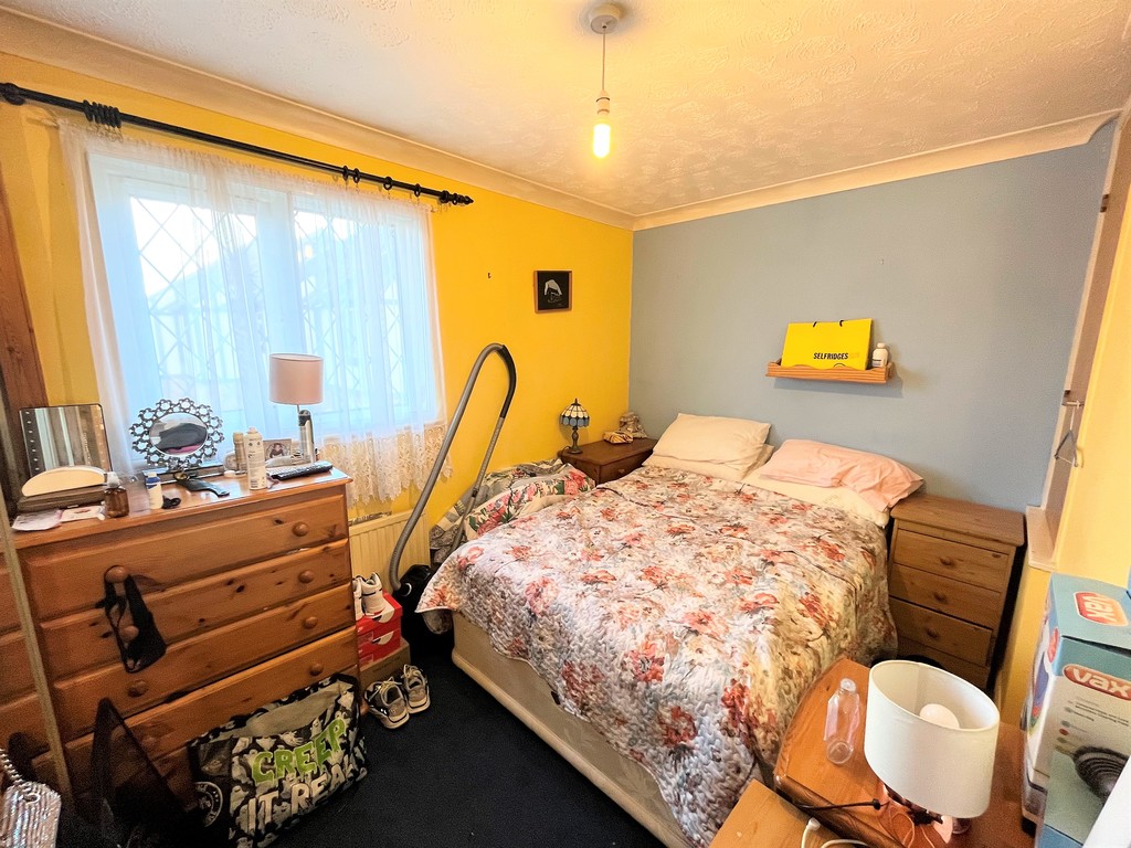 2 bed end of terrace house to rent in Kendal Close, Feltham  - Property Image 8