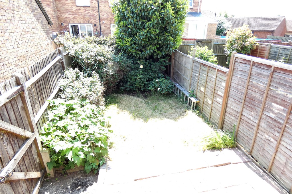 2 bed end of terrace house for sale in Kendal Close, Feltham 14