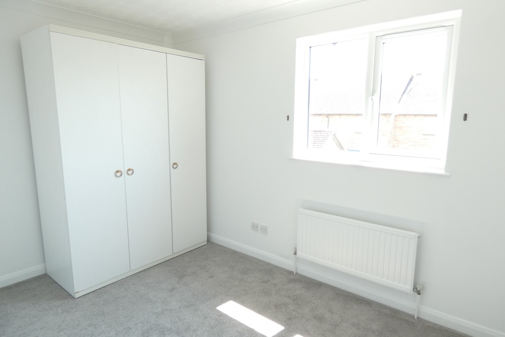 2 bed end of terrace house for sale in Kendal Close, Feltham 8