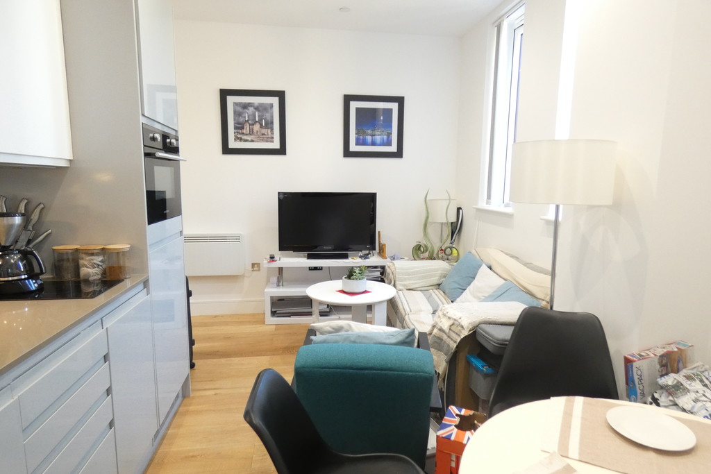 1 bed flat for sale in Douglas Road, Hounslow 0