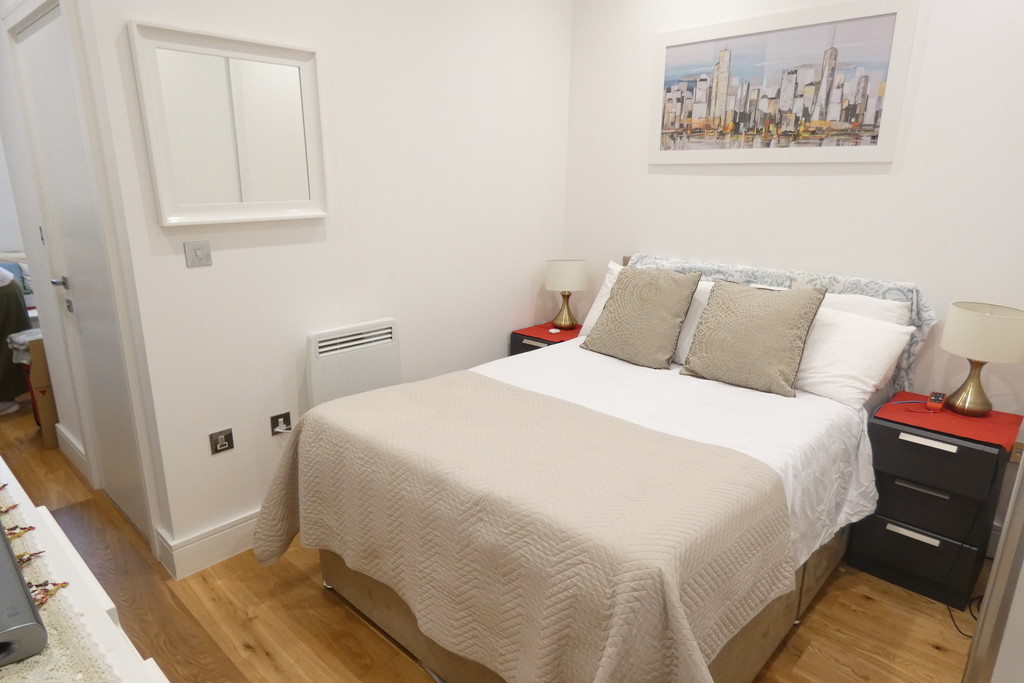 1 bed flat for sale in Douglas Road, Hounslow 5