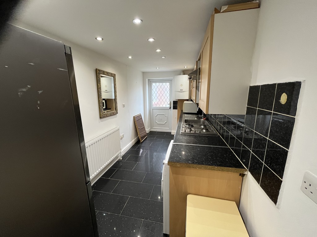 1 bed apartment to rent in Curtis Road, Hounslow  - Property Image 6